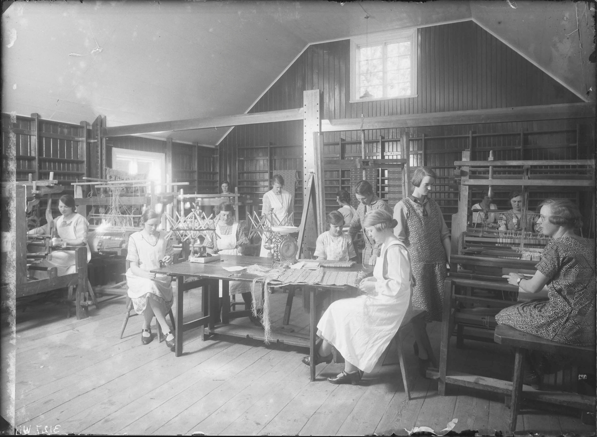 Studiecirkel i vävning på Långtora skola 1926