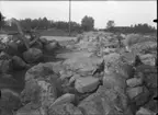 Västerås, Hammarby.
Sankta Gertruds kapellruin under arkeologisk undersökning 1934.
Västra kortväggen från sydväst.