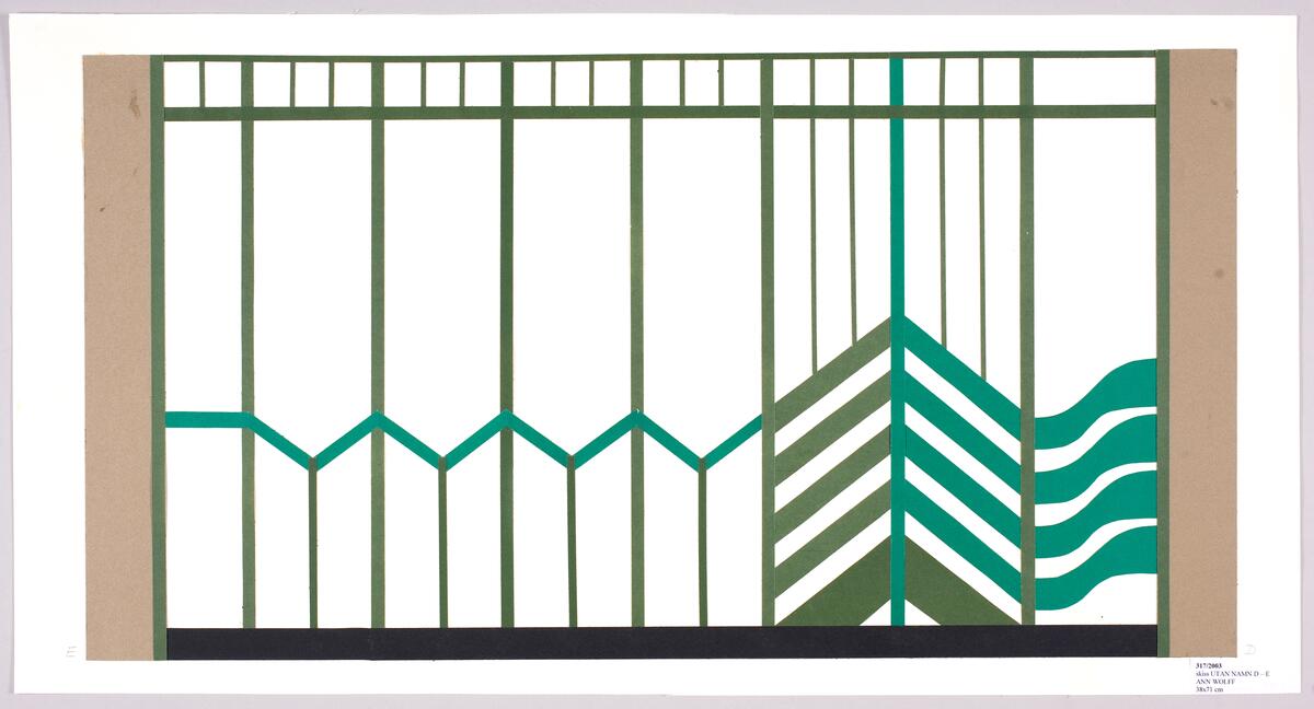 Skiss med vit botten smala ränder i mörkgrönt och grönt, breda korta ränder i samma färger. Collage, monterad, noteringar med versaler D E.