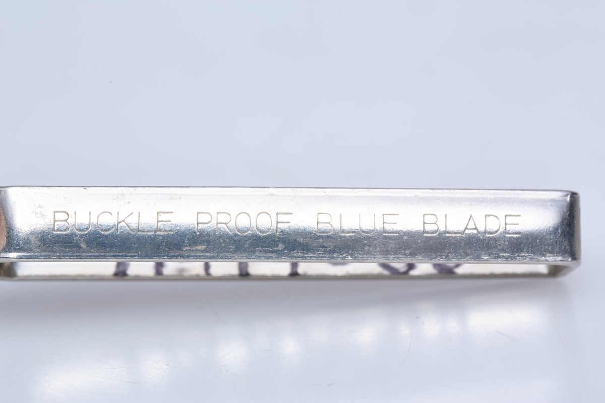 Kombiverktøy; boksåpner, flaskeåpner. korkopptrekker.