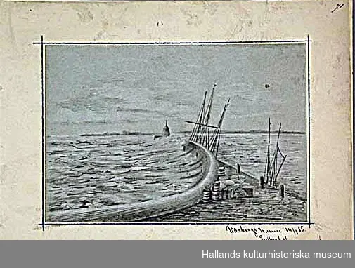 Blyertsteckning på papper. Text: "Varbergs hamn 14/8 1885. Tecknad af Anders Hedenberg."