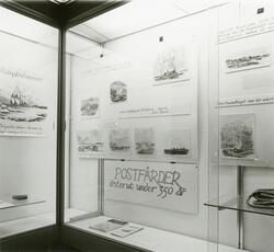 Utställningen "Postfärder under 350 år" i norra trappmontern