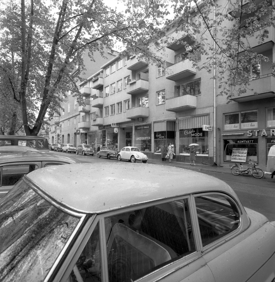 Bildserie från Ågatan i höjd med kvarteret Borgmästaren.