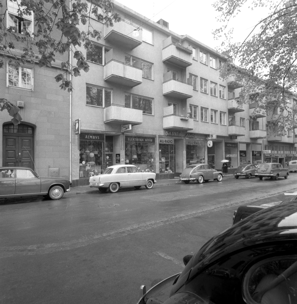 Bildserie från Ågatan i höjd med kvarteret Borgmästaren.