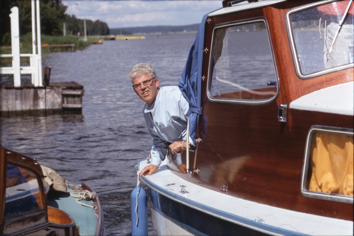 Båtkonstruktören Per Brohäll ombord på en prototyp av Albin 25.