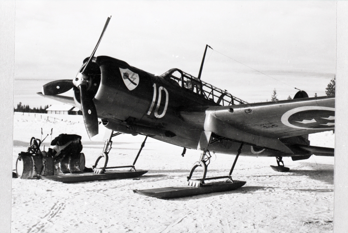 Kalmar, Törneby, F12. Vinterövningar. Planet är en SAAB B 17C tillhörande 1:a division "Ludvig Röd", F 12.