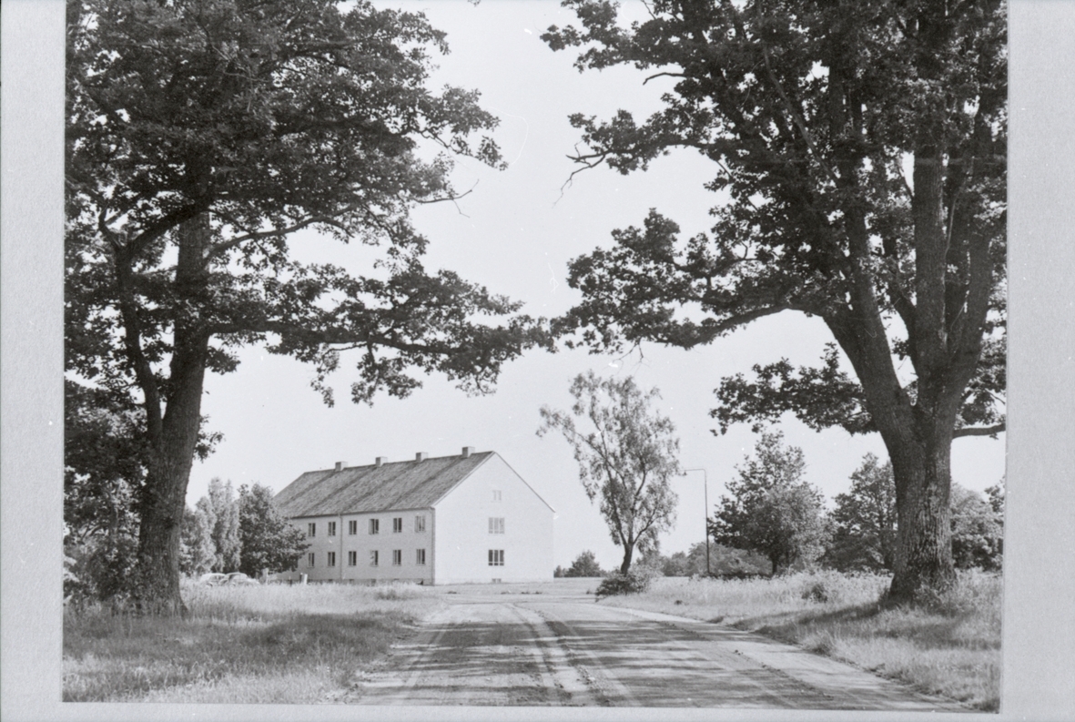 Kalmar, En av kasernerna i Törneby, F12. Reproduktioner ur Överste Carlgrens album 1942-54.
