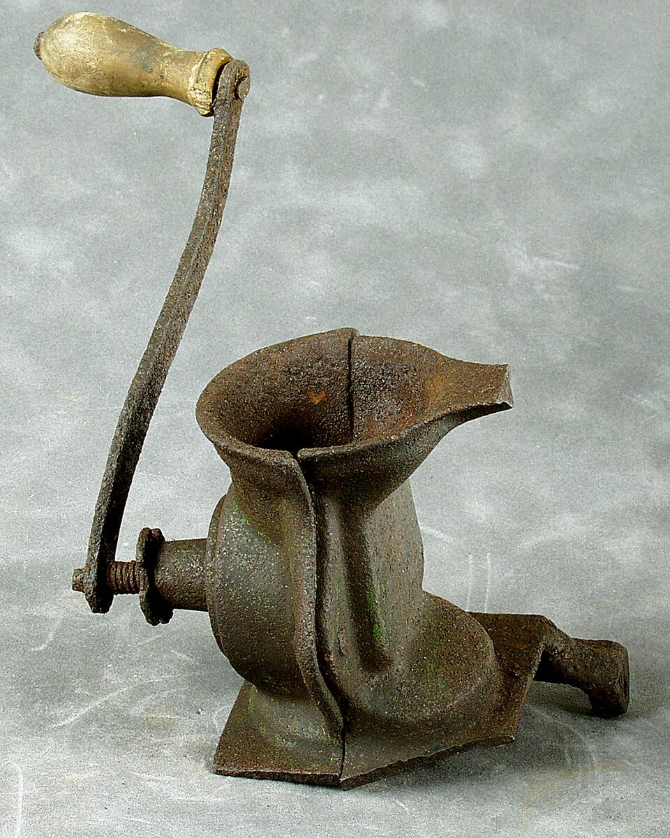 AV GJUTJÄRN. H. 10 CM.