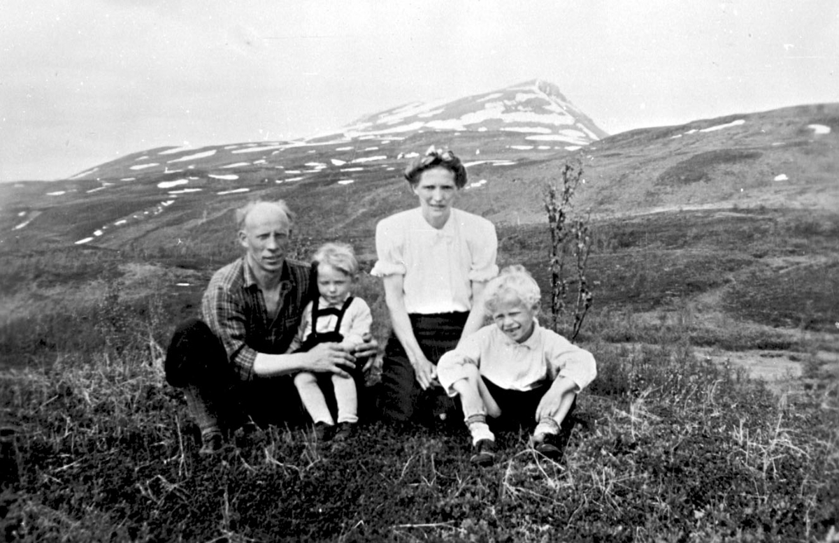 Familien Johansen på fjelltur, Russenes