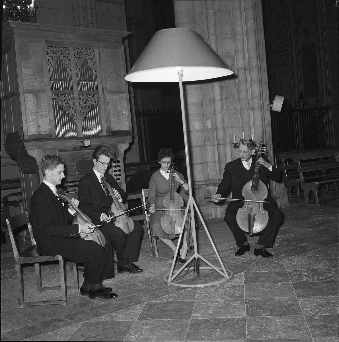 Gambagruppen uppträder i Uppsala domkyrka 1960