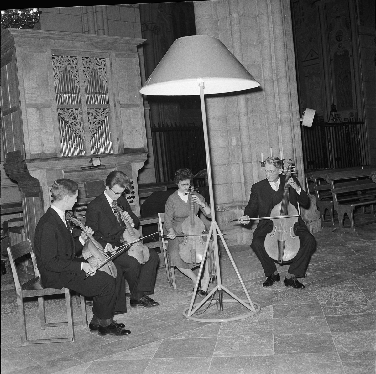 Gambagruppen uppträder i Uppsala domkyrka 1960