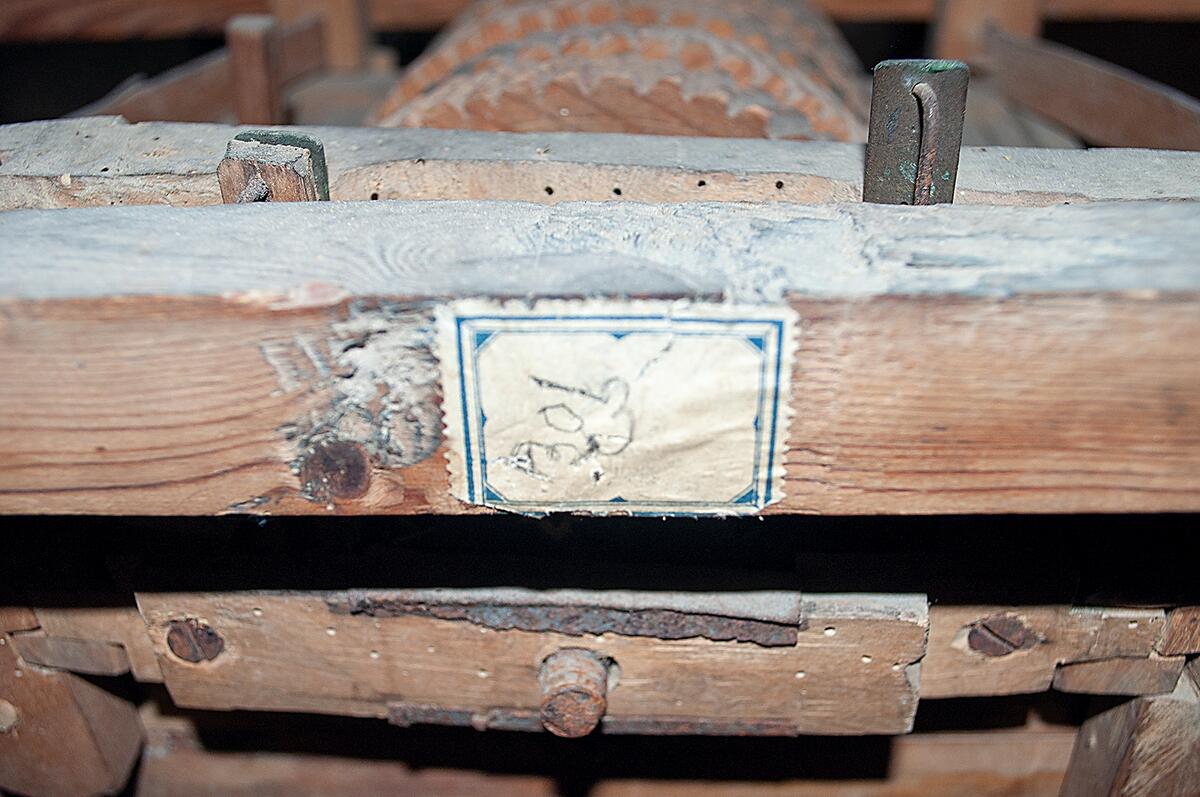 Med 6 hjul, inskuret: T Lang 1831, 1,2 lång