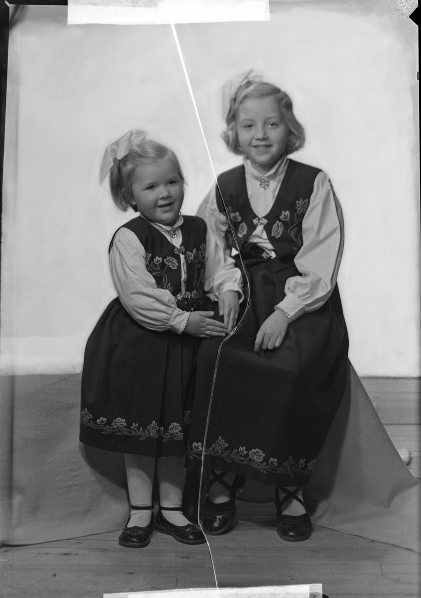 Anny Borgan med døtrene Laila og Birgit