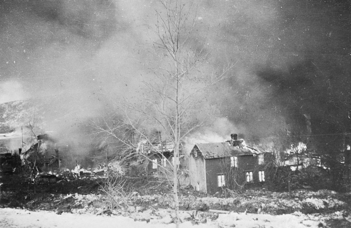 Ødeleggelser etter bombingen av Namsos.