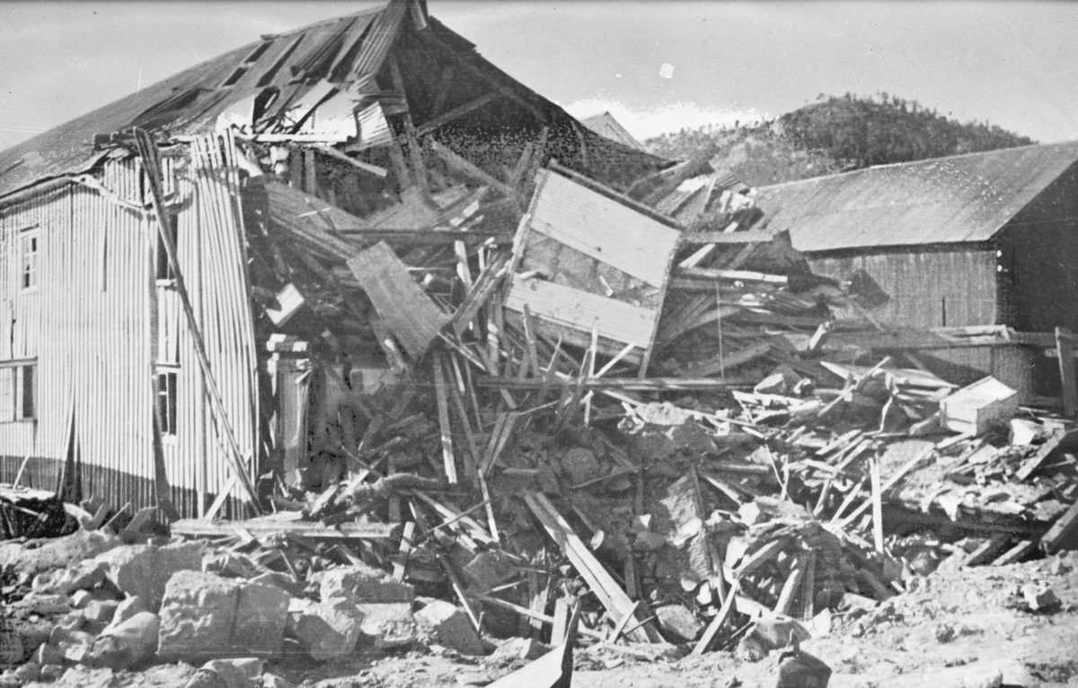 Ødeleggelser etter bombingen av Namsos.