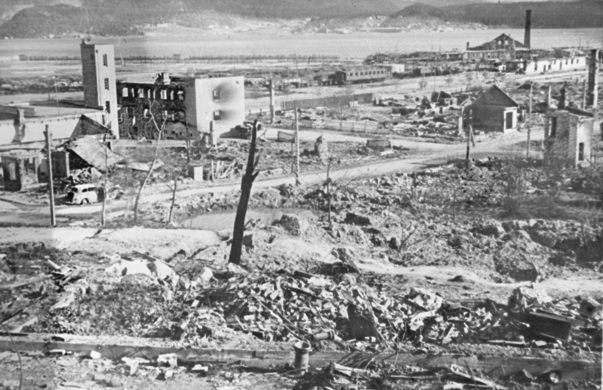 Ødeleggelser etter bombingen av Namsos.