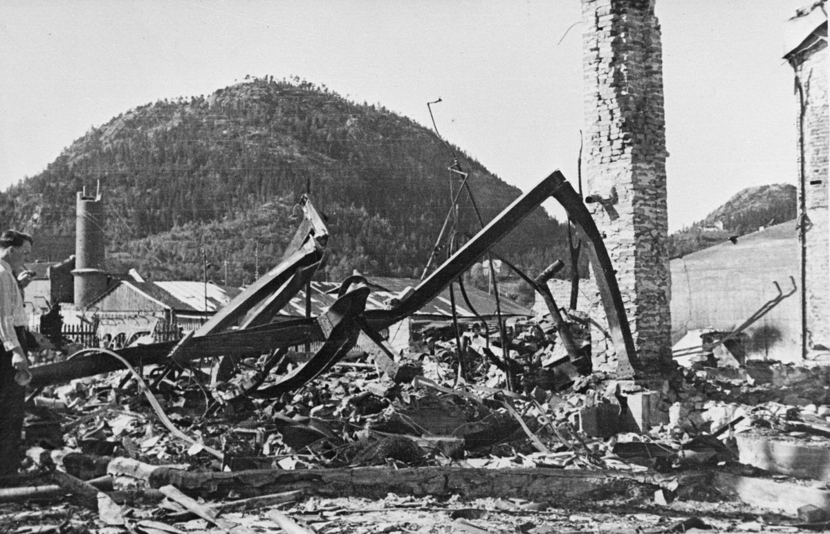 Ødeleggelser etter bombingen av Namsos.