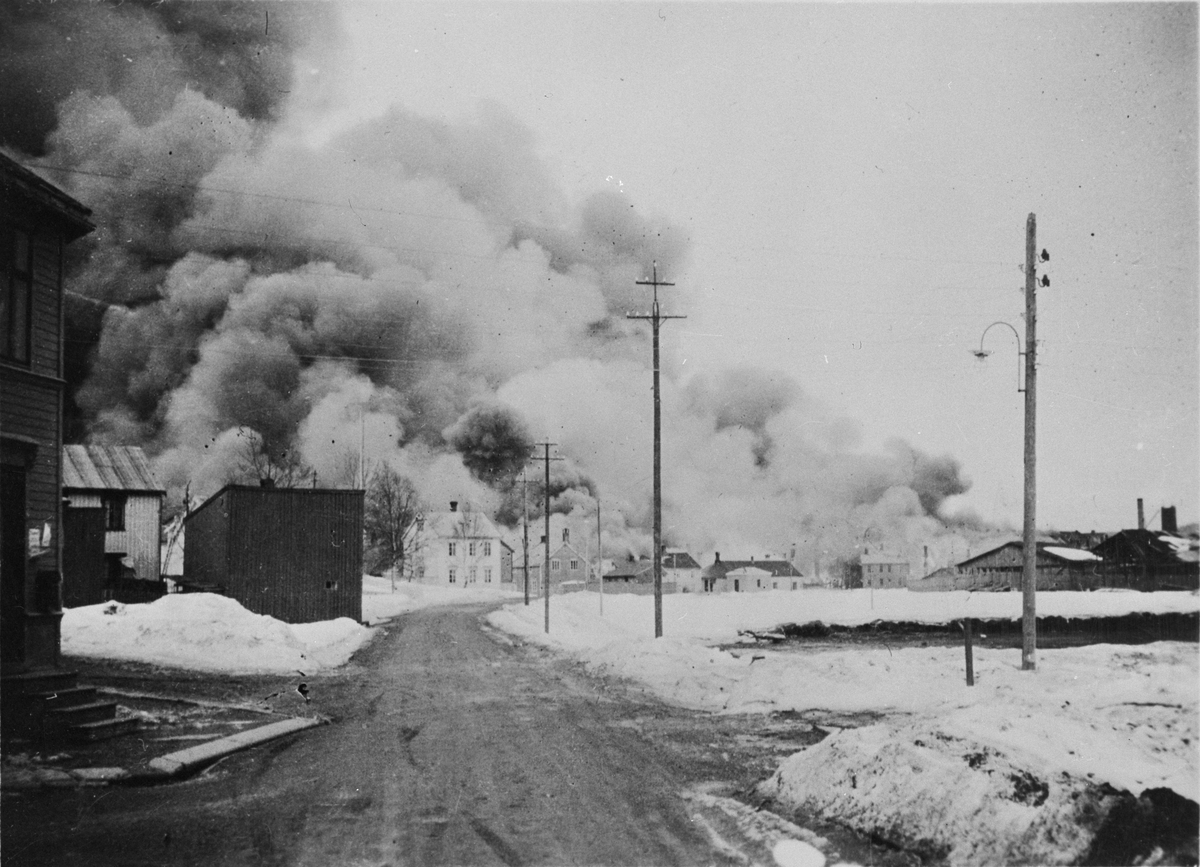 Ødeleggelser etter bombingen av Namsos.