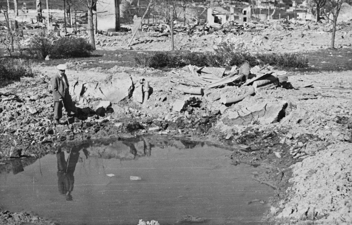Ødeleggelser etter bombingen av Namsos.