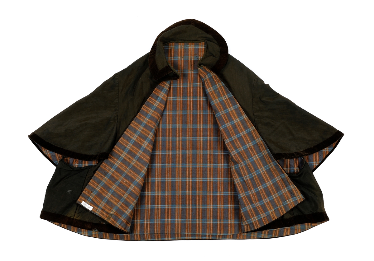 Cepe med ermehull. Tynt ullstooff