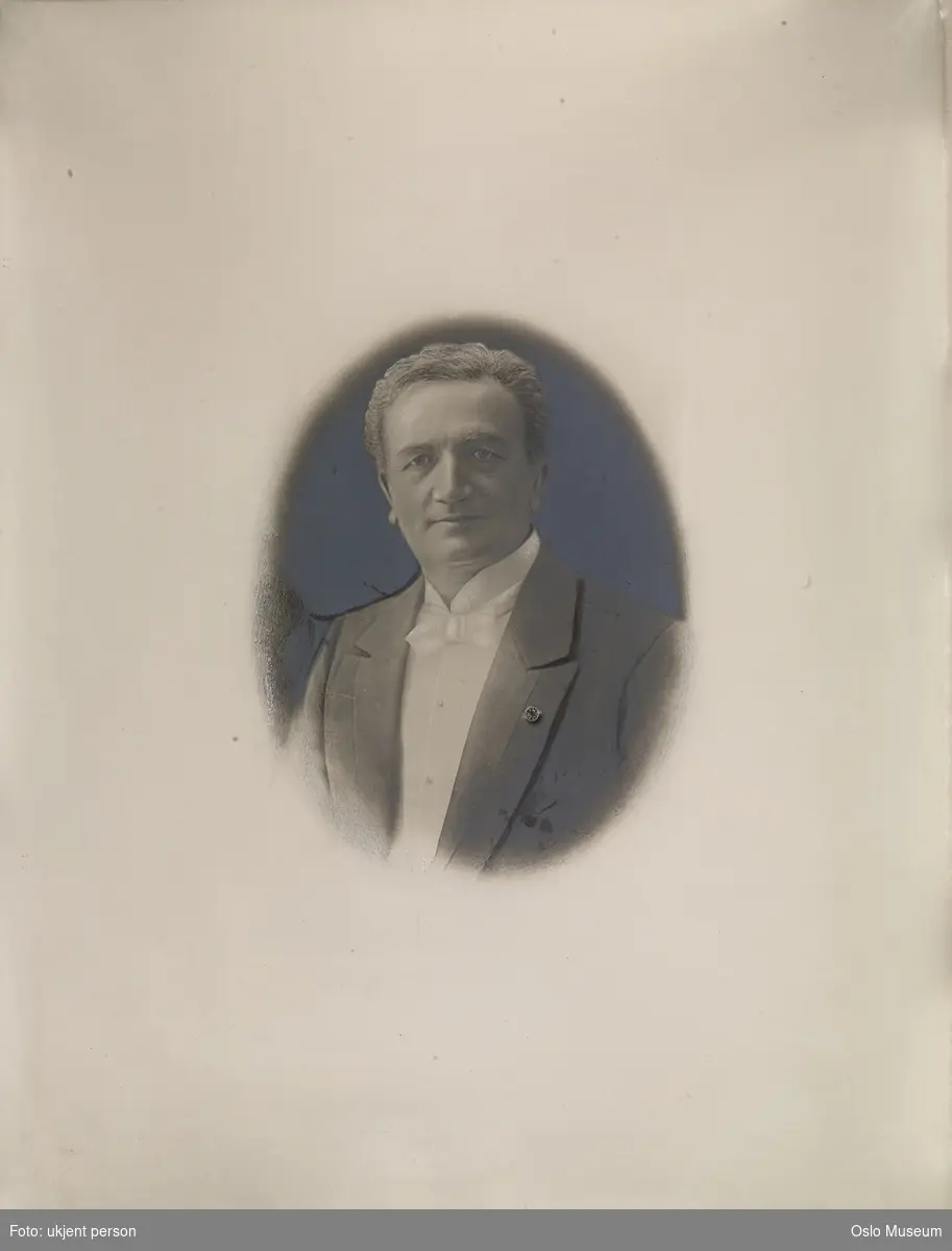 portrett, mann, skuespiller, vignettert brystbilde