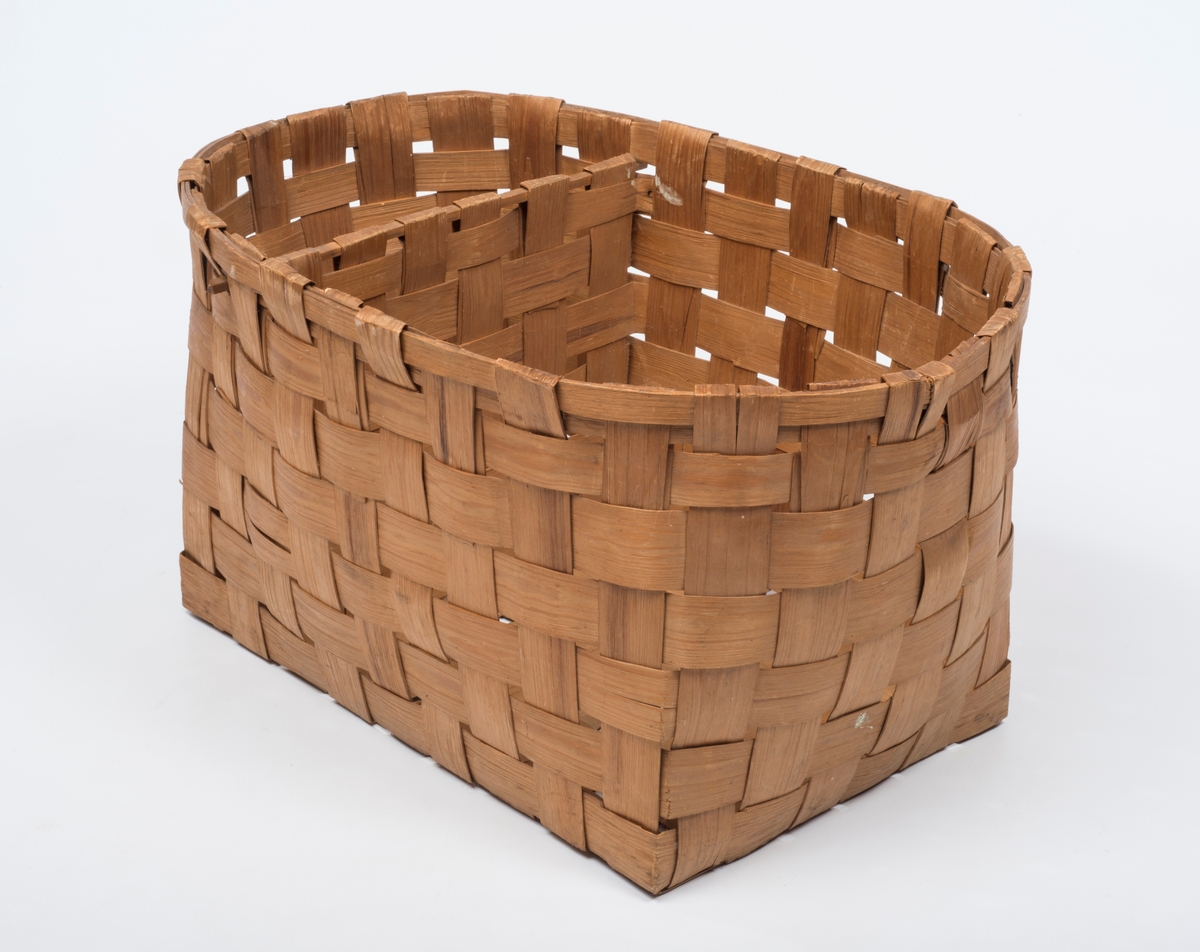 Furuspon, flettet, to rom.