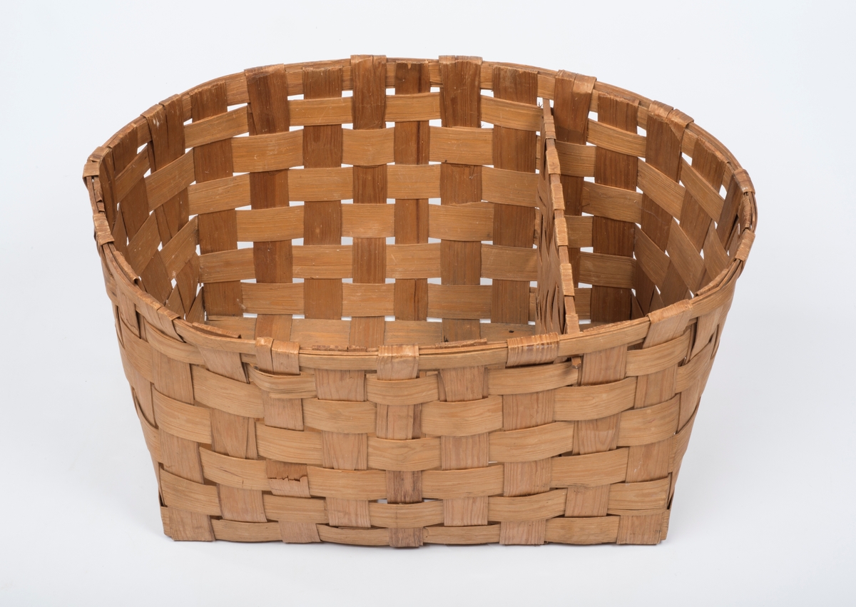 Furuspon, flettet, to rom.