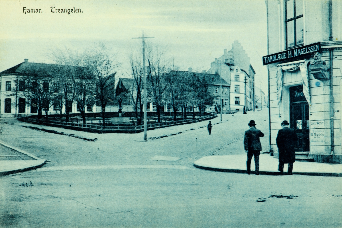Postkort, Hamar, tannlege H. Magelsen i Strandgata, Triangelparken, Seminargata,  
