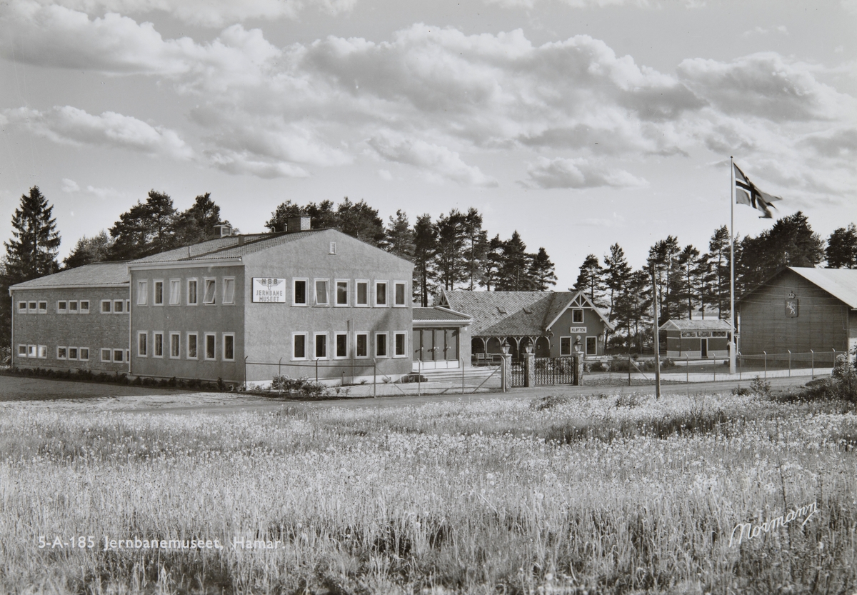 Postkort, Hamar, Strandvegen 132, Norsk Jernbanemuseum, eksteriør museumsbygningen i Strandvegen,