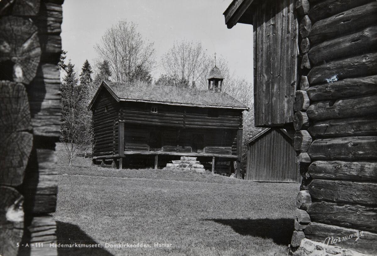 Postkort, Hamar, Hedmarkstunet på Hedmarksmuseet og Domkirkeodden, friluftsmuseum, Løkenstabburet, Storhamar gård,