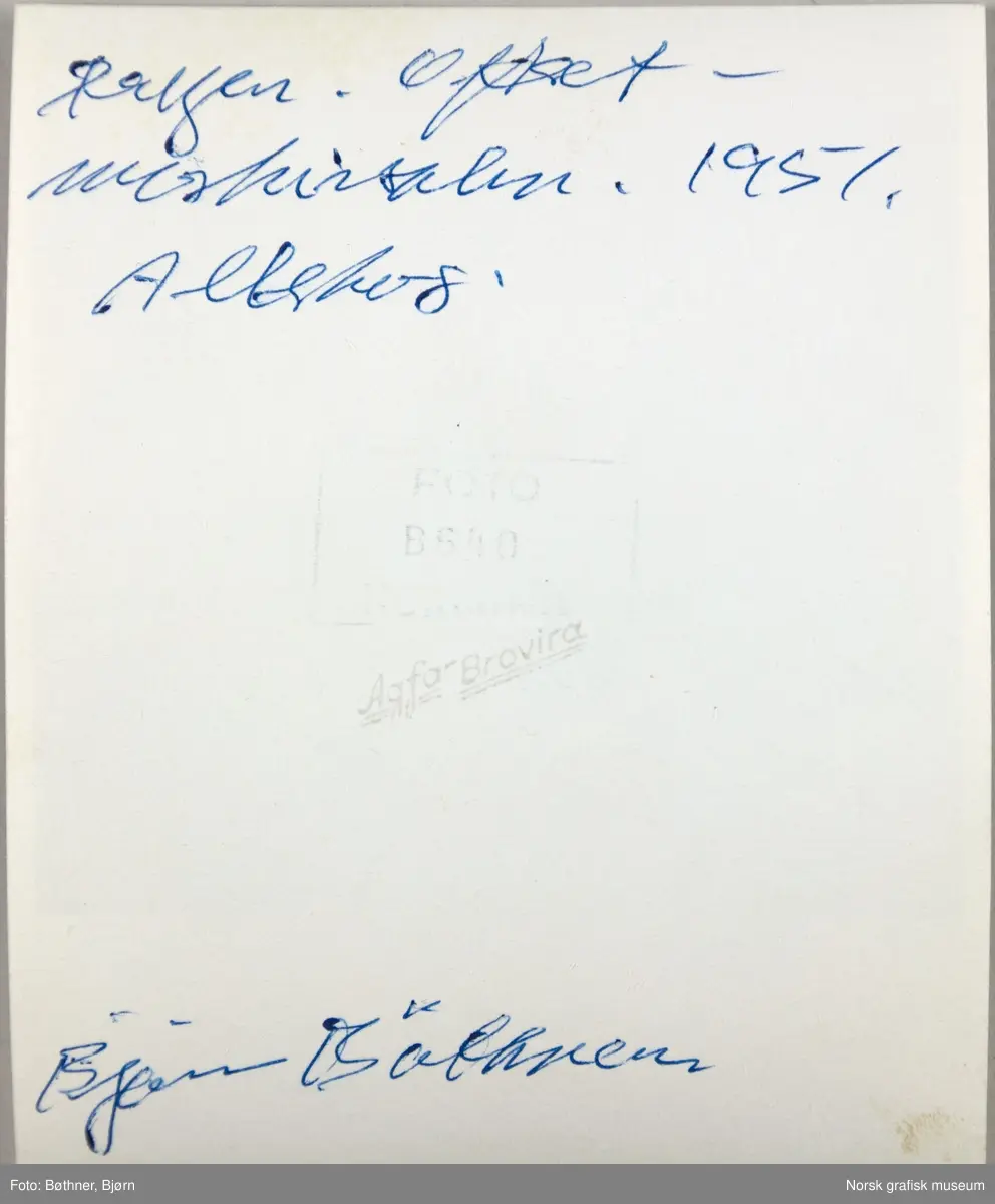 Fridthjof Allskog i offset-maskinsalen i det grafiske firmaet Dreyer A/S.
