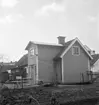 Vistenagatan 10 i Skänninge. Fotoåret 1952 stod huset ännu utan senare utbyggnad.