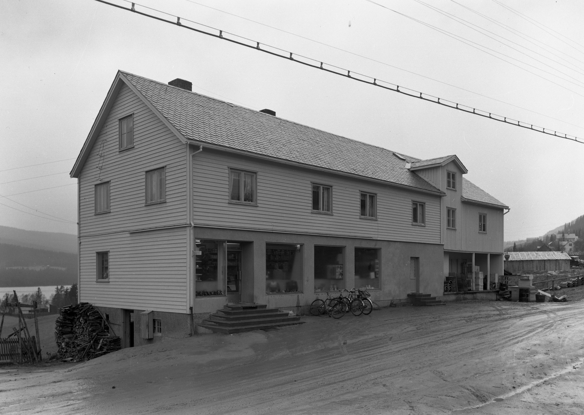 Øystre Slidre Samvirkelag på Heggenes bygd i 1935.