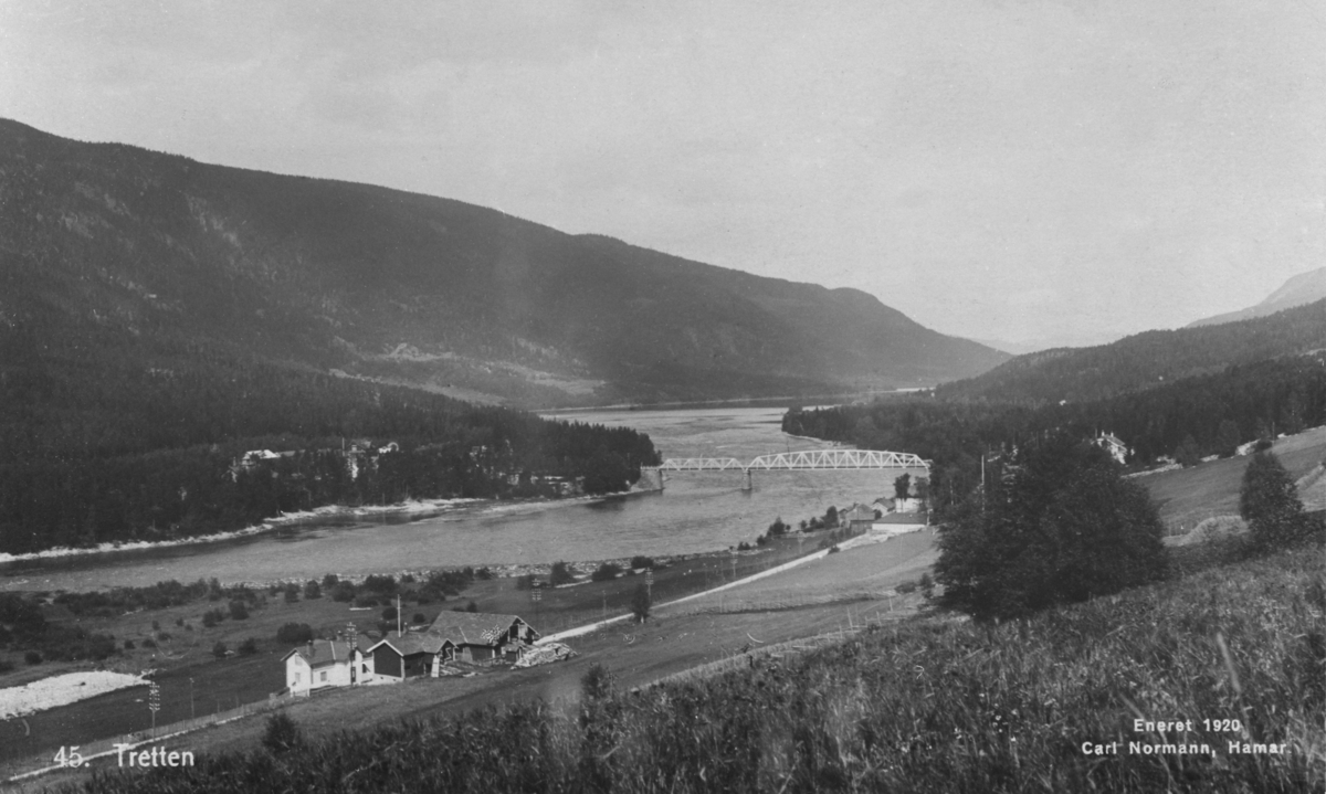 Postkort, Oppland, Øyer, Tretten med utsikt fra Solbergsjordet nordover ...