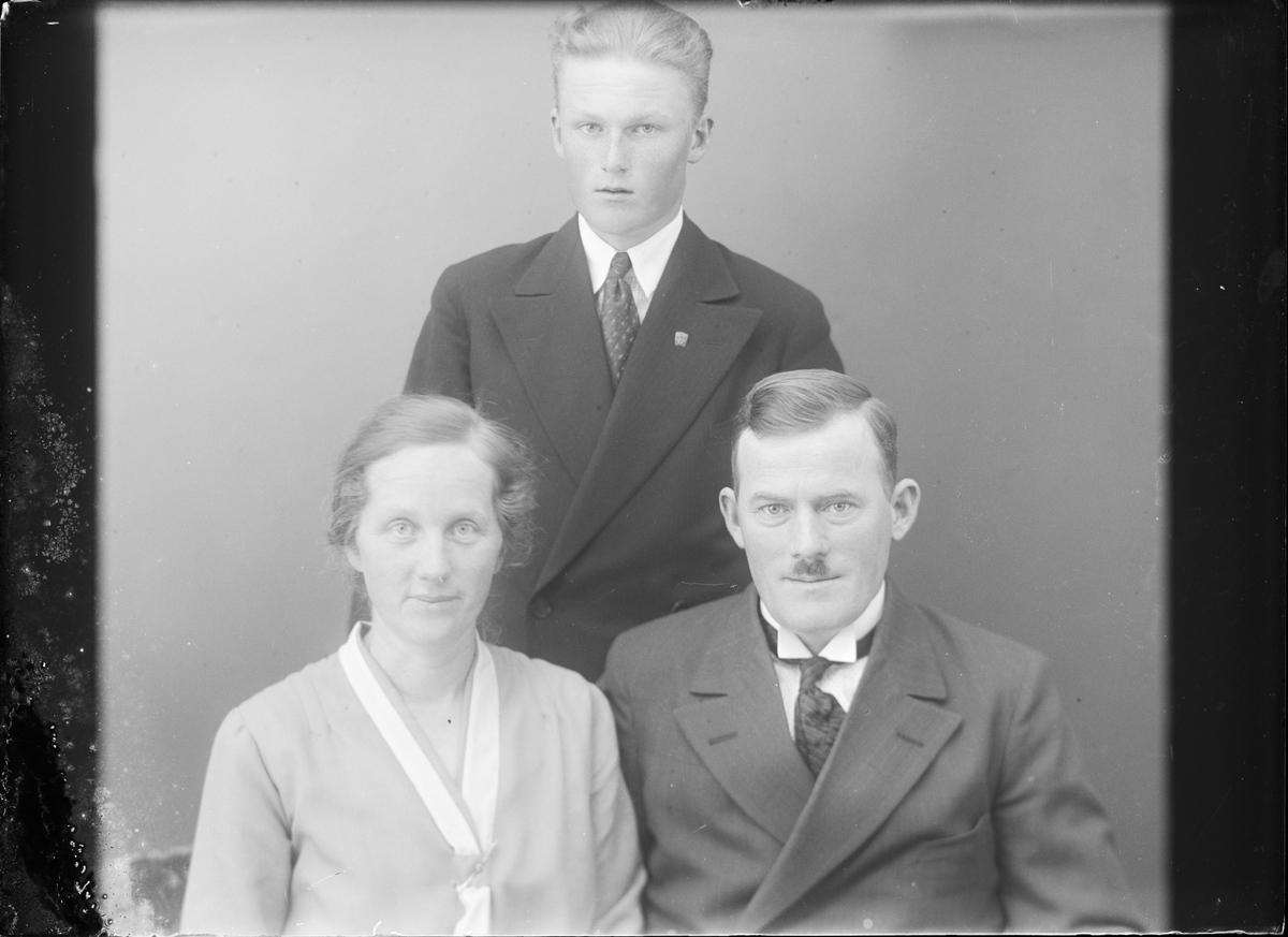 Ateljéporträtt - familj, Östhammar, Uppland