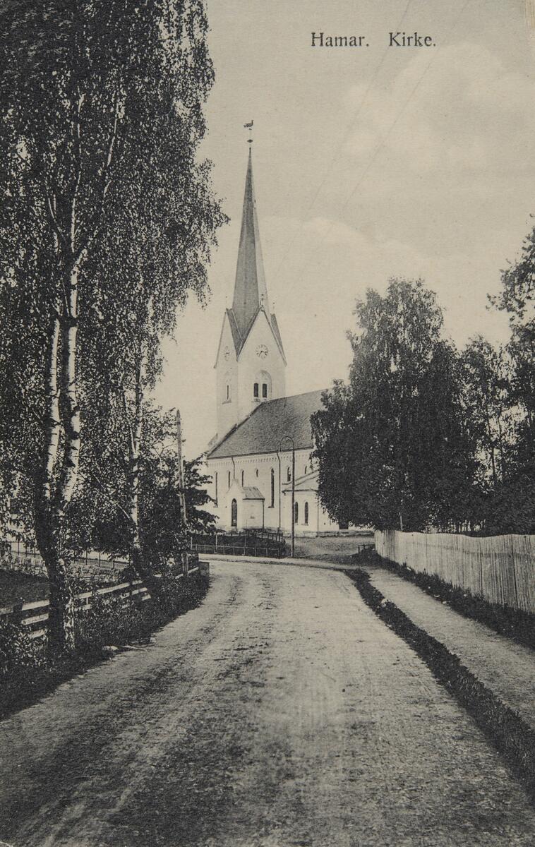Postkort, Hamar domkirke sett fra Furnesvegen, 
