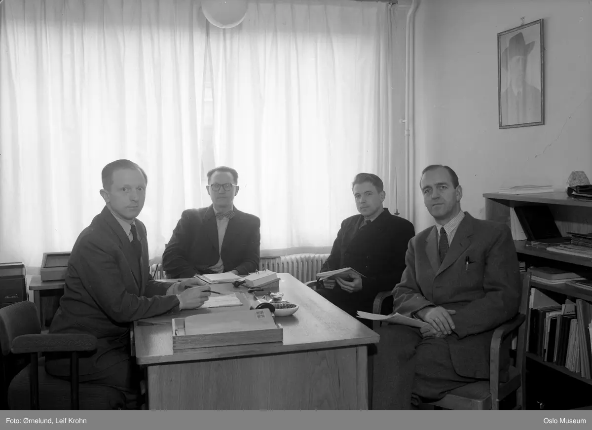 Forsvarsdepartementet, interiør, kontor, menn, møte