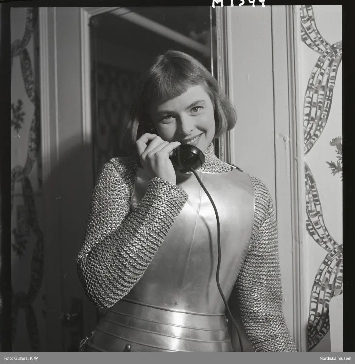 1687 Ingrid Bergman U.S.A Huvudrollen i Broadway-pjäsen Joan of Lorraine, som adapterades för film i Jeanne d'Arc regisserad av Victor Flemming.