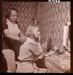 1687 Ingrid Bergman U.S.A Huvudrollen i Broadway-pjäsen Joan