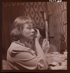 1687 Ingrid Bergman U.S.A Huvudrollen i Broadway-pjäsen Joan