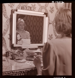 1687 Ingrid Bergman U.S.A Huvudrollen i Broadway-pjäsen Joan