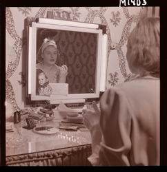 1687 Ingrid Bergman U.S.A Huvudrollen i Broadway-pjäsen Joan