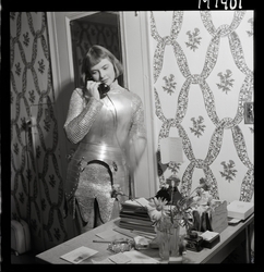 1687 Ingrid Bergman U.S.A Huvudrollen i Broadway-pjäsen Joan