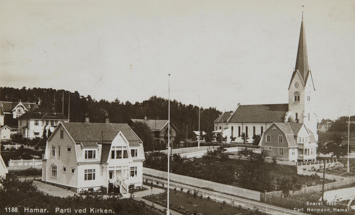 Postkort, Hamar, Sagatun, villaer i Herman Frangs gate 14 og 12, Hamar domkirke,