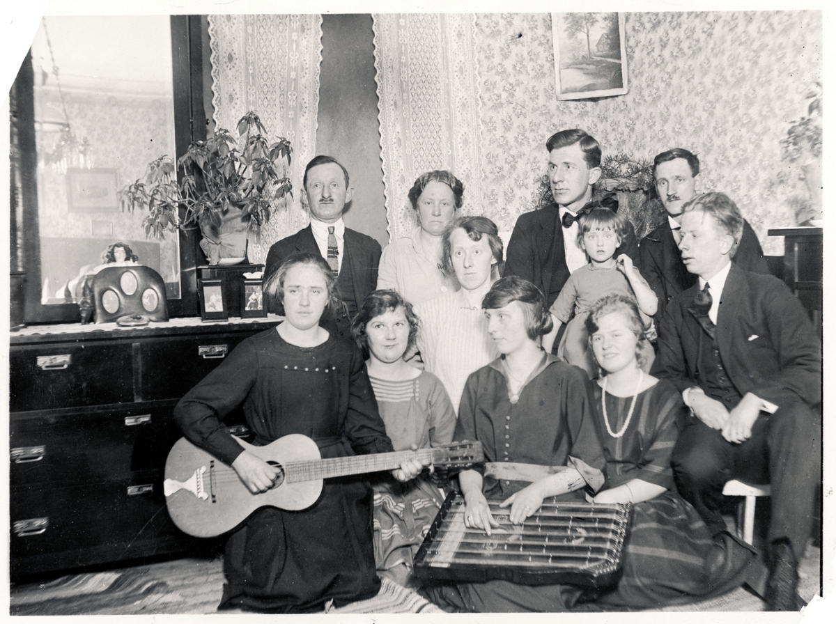 Ingegärd Andréasson med familj och vänner