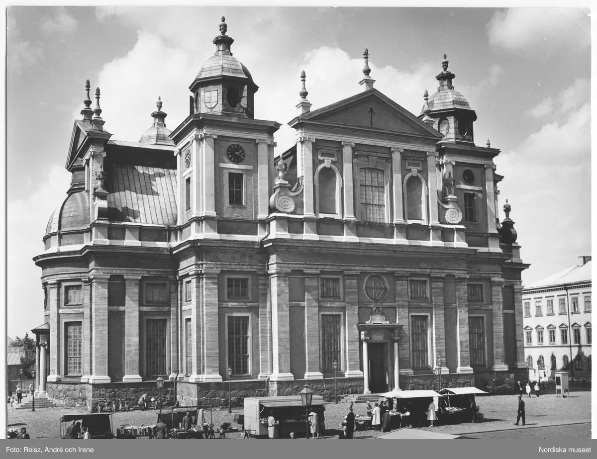 Småland. Kalmar domkyrka, uppförd av arkitekten Nicodemus Tessin den äldre 1660-1703.