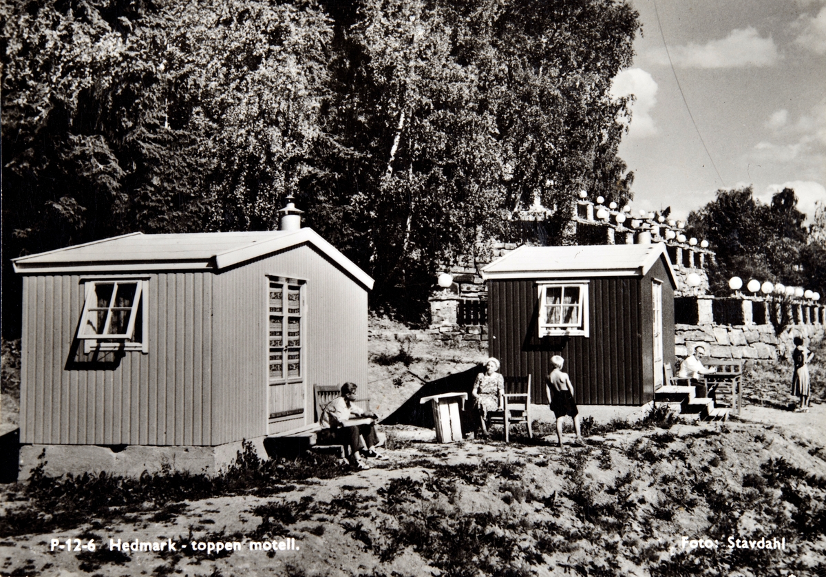 Postkort, Hamar, Hedmarktoppen Motell og restaurant, Filadelfiamenigheten på Hamar, Pinsevennene avholdt sine sommerstevner her etter at de kjøpte området i 1954, de bygde 35 campinghytter,