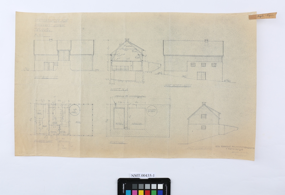 Kopiar av arkitektteikningar av uthus og sjøhus. Dei viser fasade- og planteikningar.