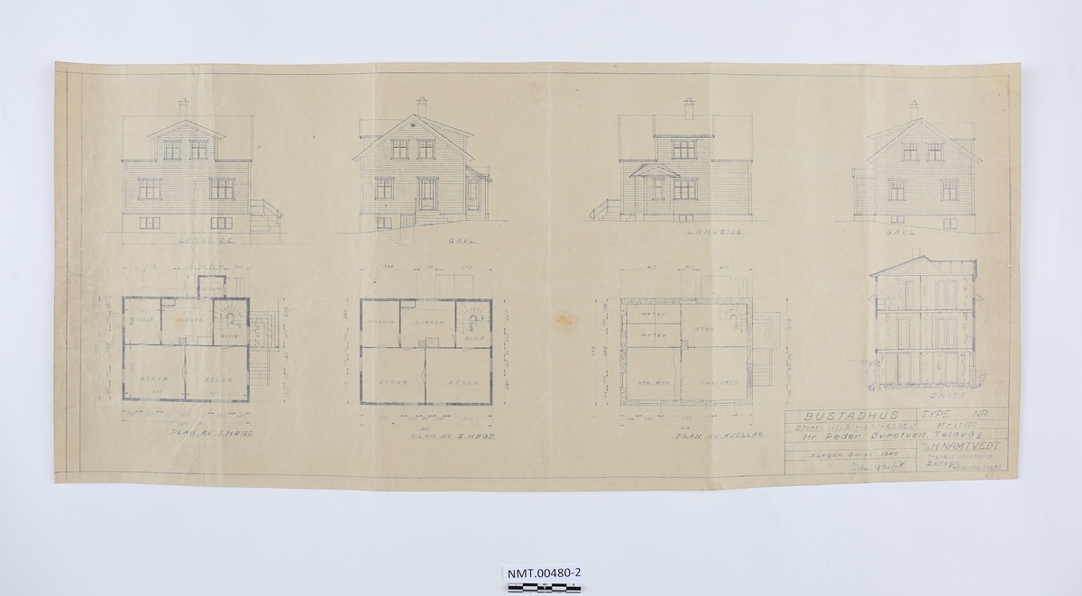 Kopiar av arkitektteikningar av bustadhus, uthus og sjøhus. Dei viser fasade- og planteikningar.