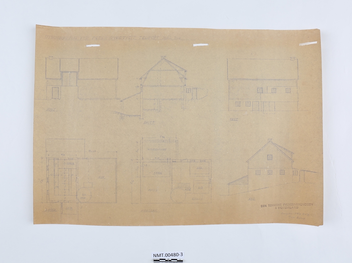 Kopiar av arkitektteikningar av bustadhus, uthus og sjøhus. Dei viser fasade- og planteikningar.